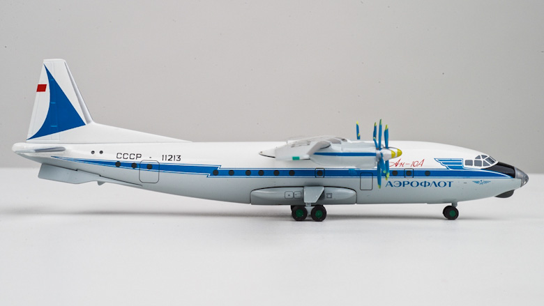 Модель самолета Антонов Ан-10А, AviaBoss A2001.
